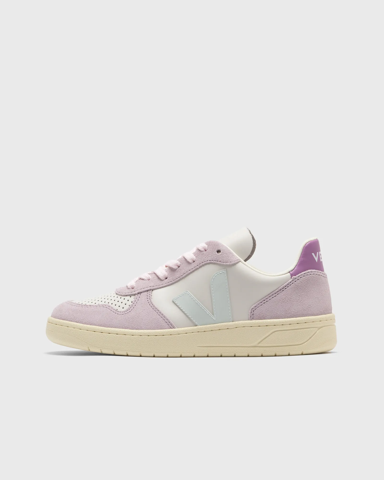 Veja V-10 LEATH