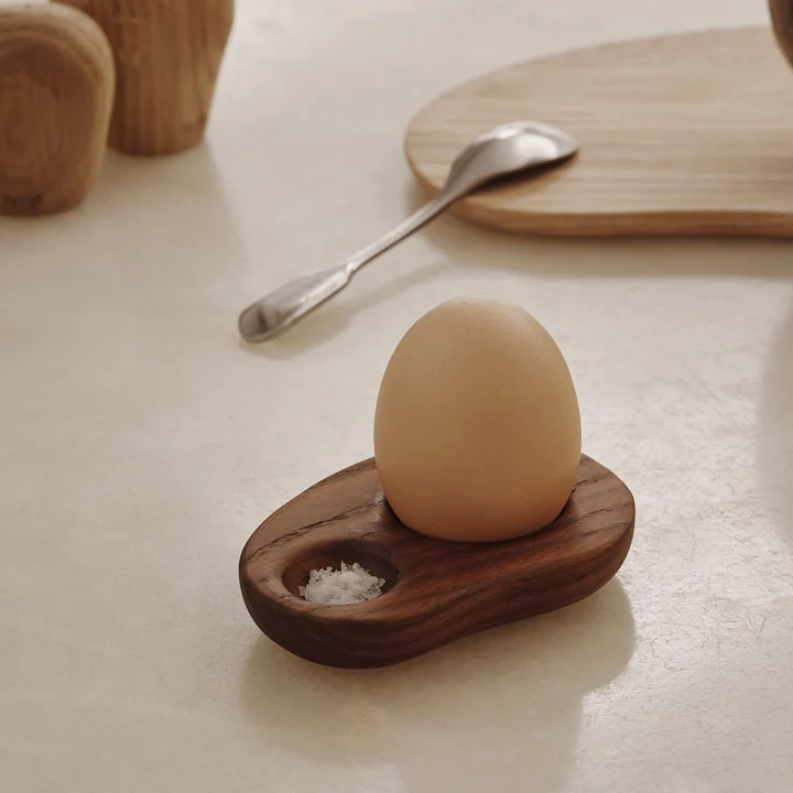 Ferm Living - Cairn Eierbecher, Esche karbonisiert (2er-Set)