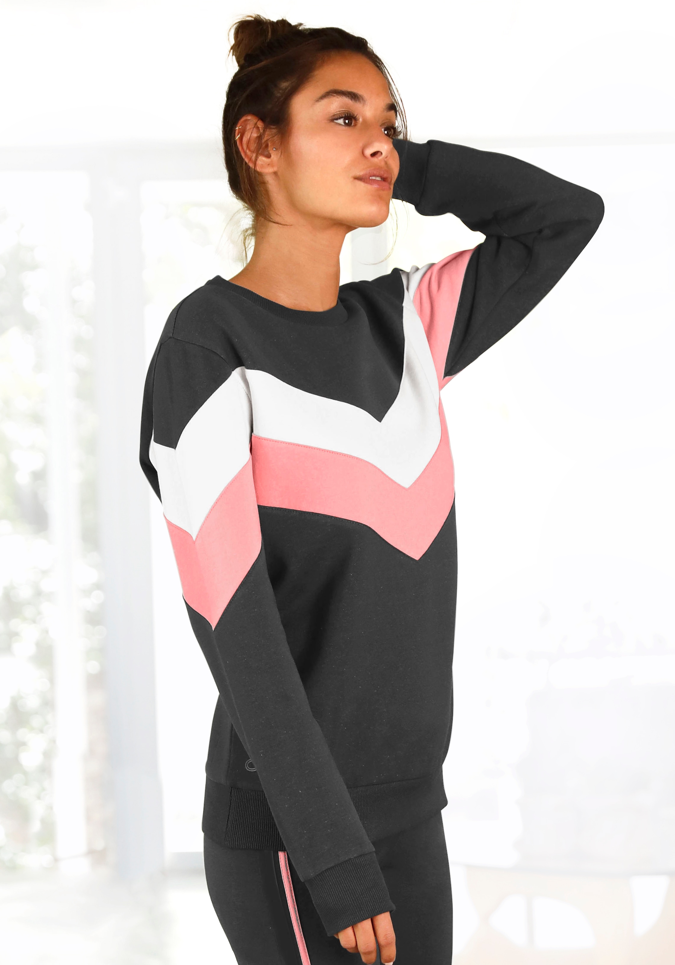 H.I.S Sweatshirt , mit Kontraststreifen an Vorderseite und Ärmeln, Loungewear