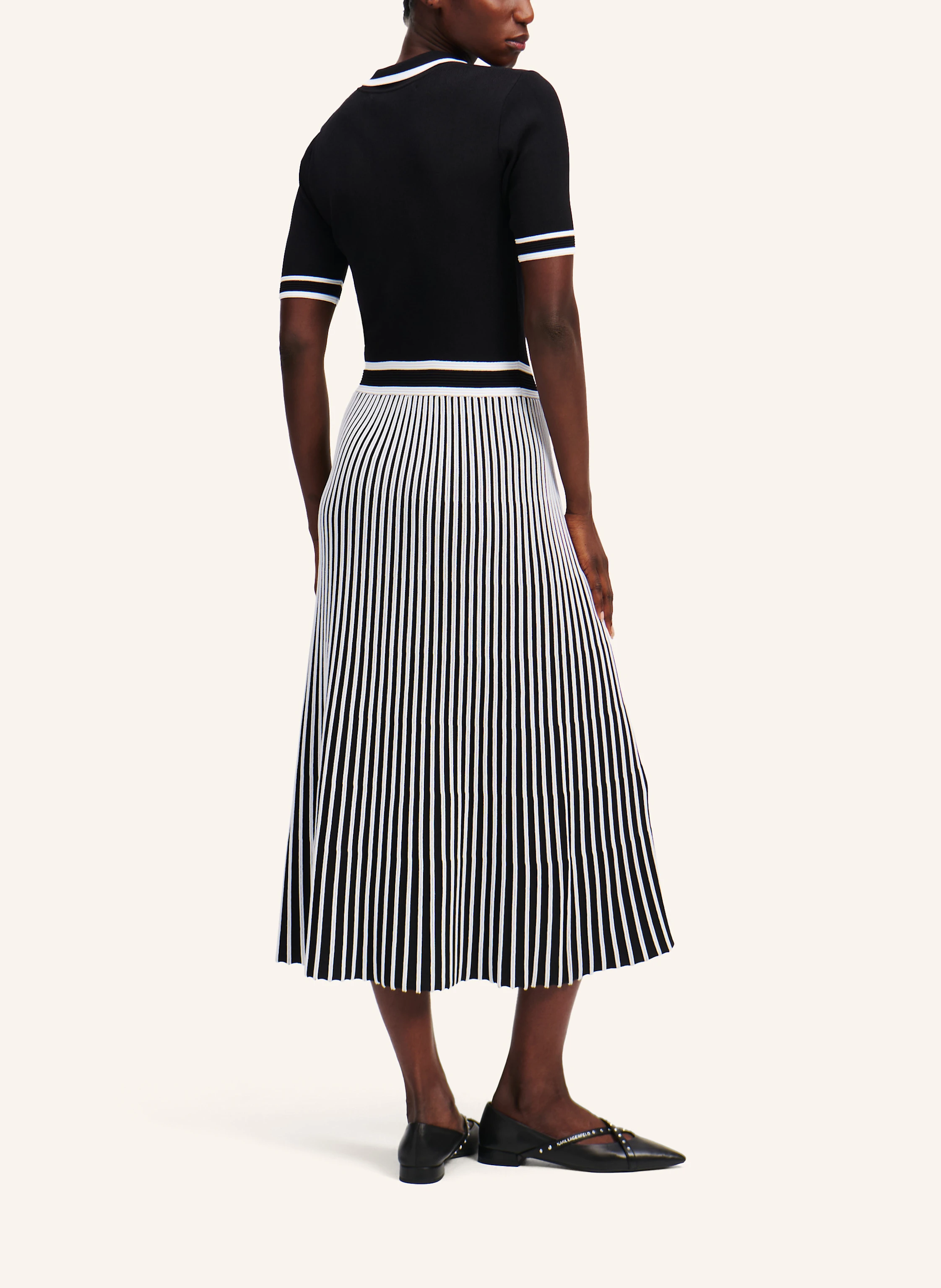 KARL LAGERFELD KARL ESSENTIAL PLISSIERTES STRICKKLEID