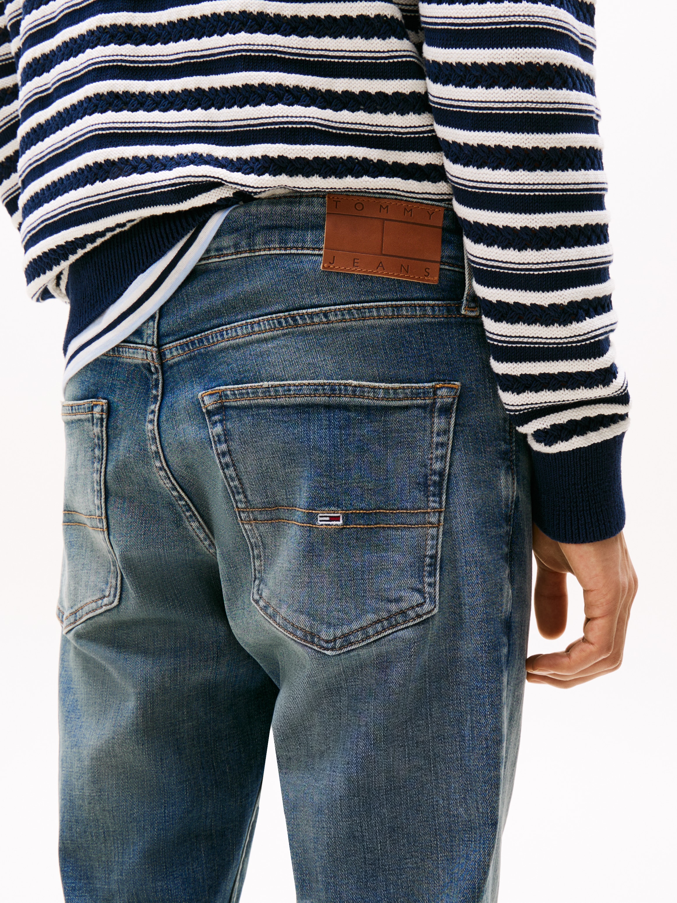 Tommy Jeans Slim-fit-Jeans »Scanton Slim«, Slim‑Fit‑Jeans mit mittlerer Leibhöhe, 5‑Pocket‑Design