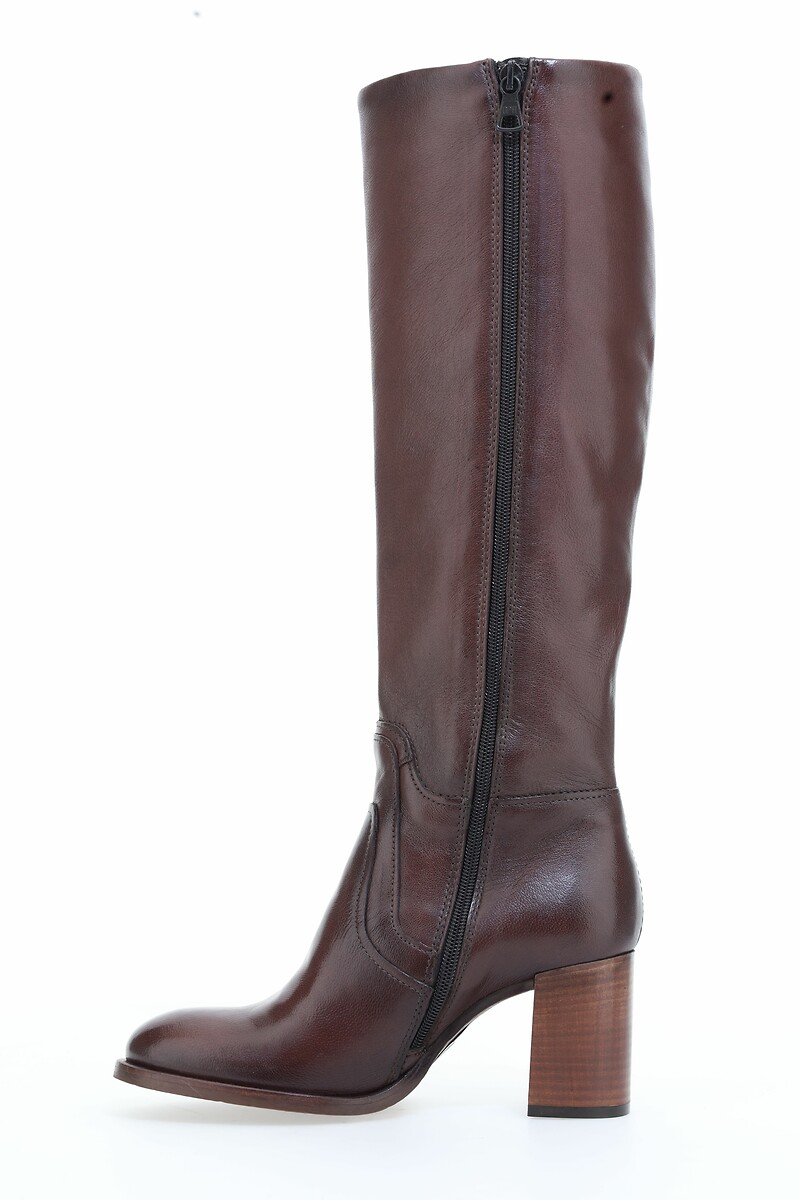 MJUS<br>Botas de couro com salto