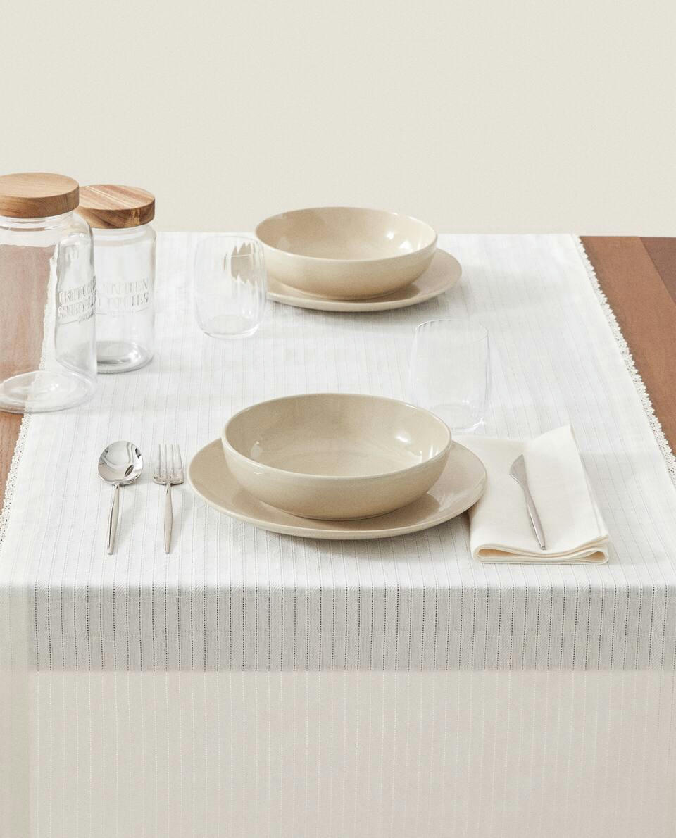 Caminho de mesa Jacquard