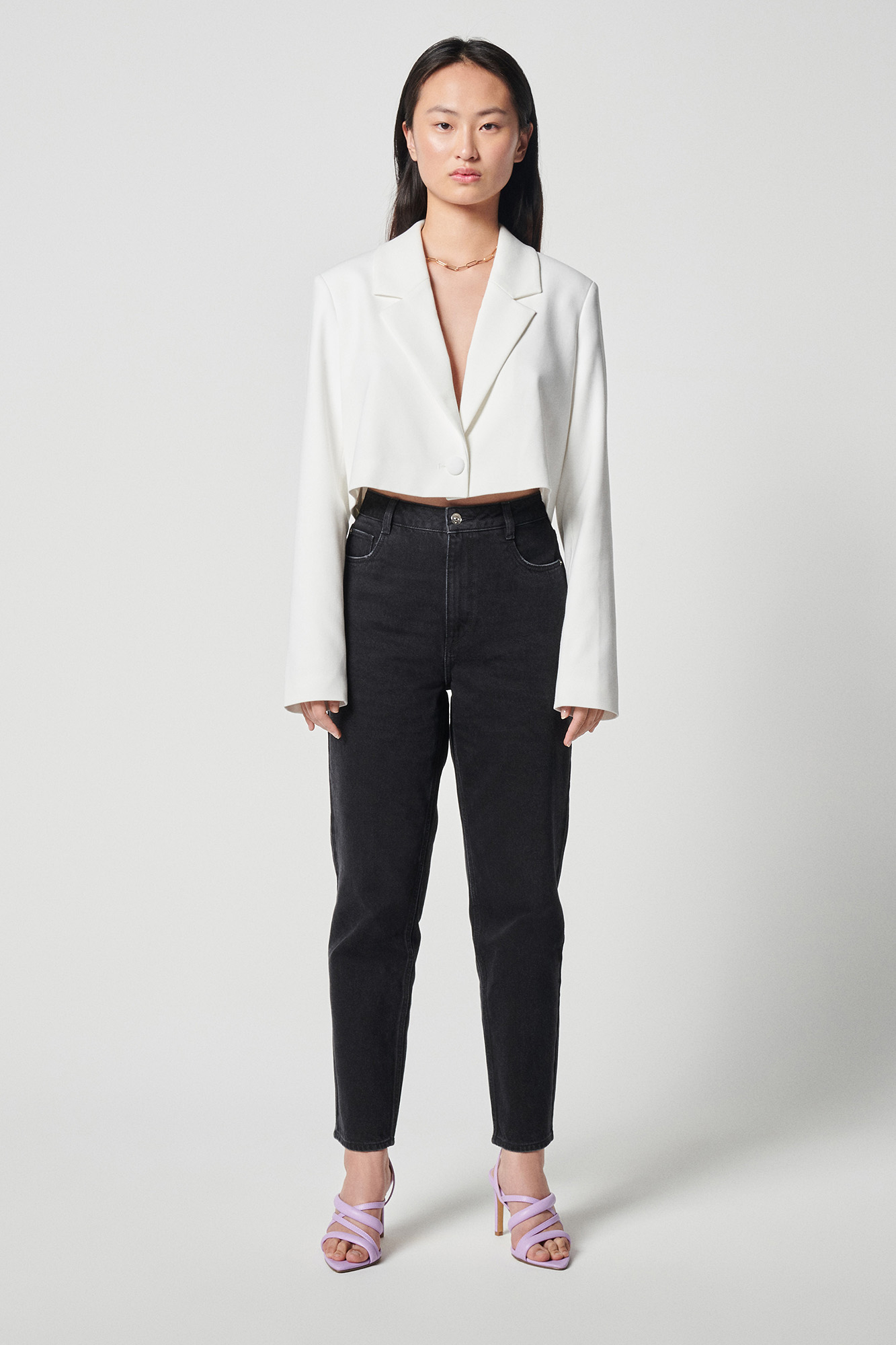 Calça jeans mom de cintura alta