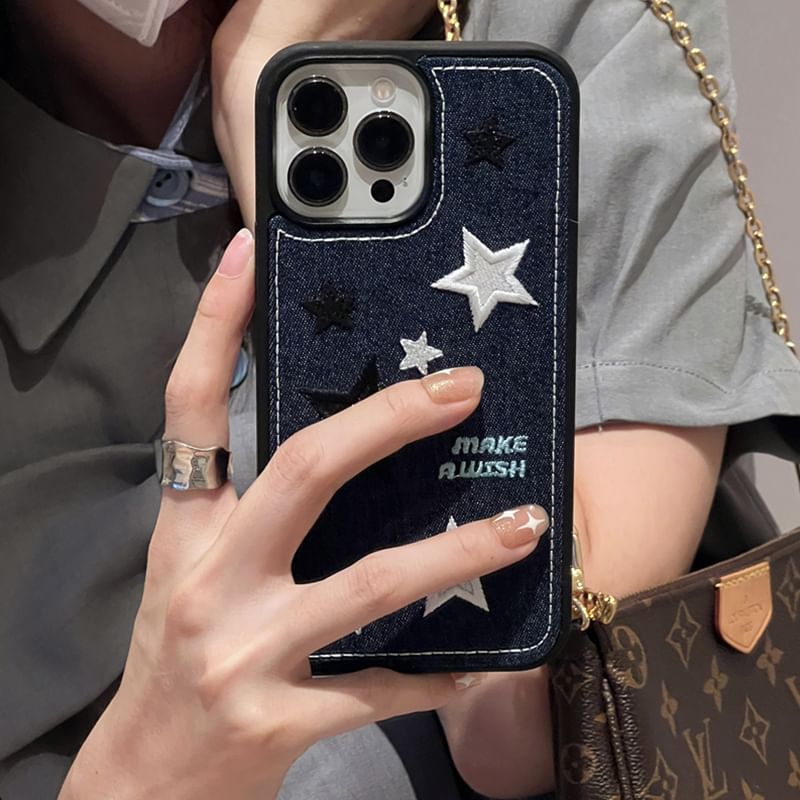 Edgin - Ster geborduurd denim telefoonhoesje - iPhone 16 Pro Max / 16 Pro / 16 Plus / 16 / 15 Pro Max / 15 Pro / 15 Plus / 15 / 14 Pro Max / 14 Pro / 14 Plus / 14 / 13 Pro Max / 13 Pro / 13 / 13 Mini