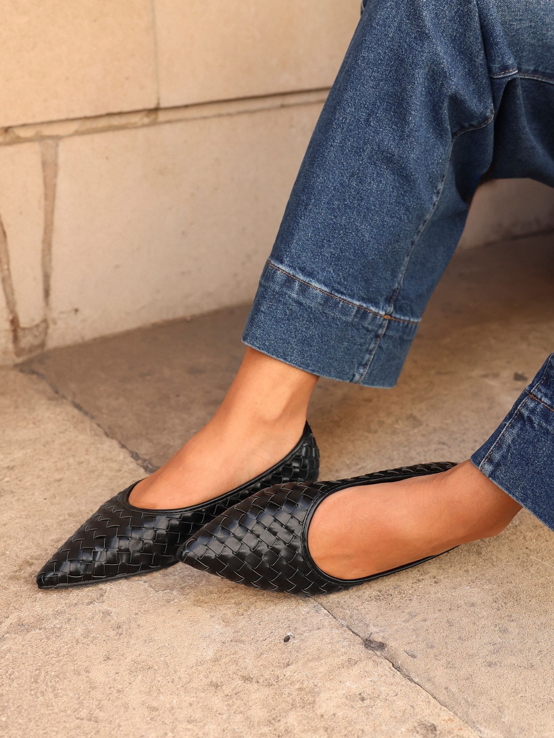Zwart - Linzi Talina Woven Pointed Toe Ballet Flats