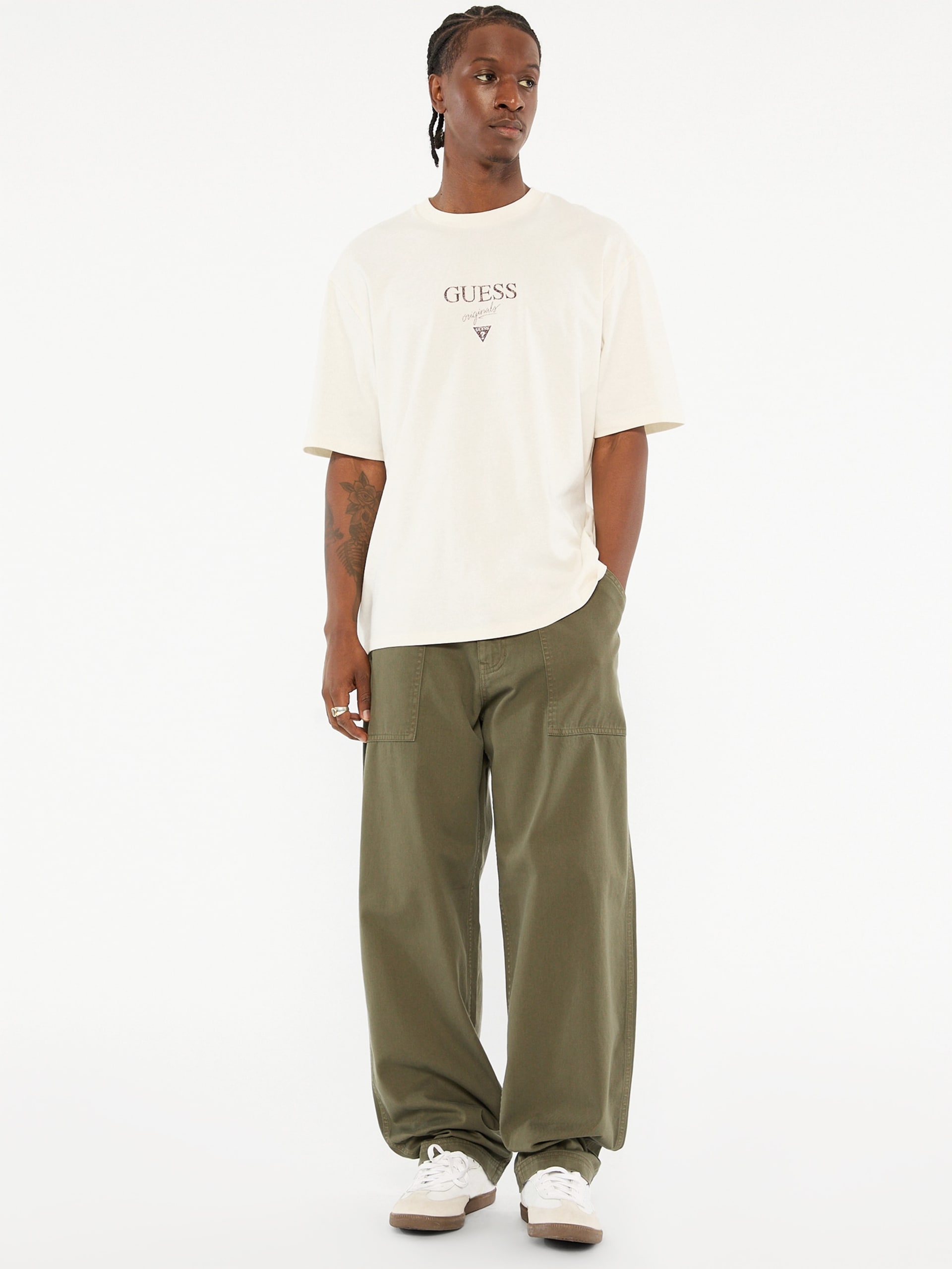Camiseta GUESS Originals com o logo Baker
