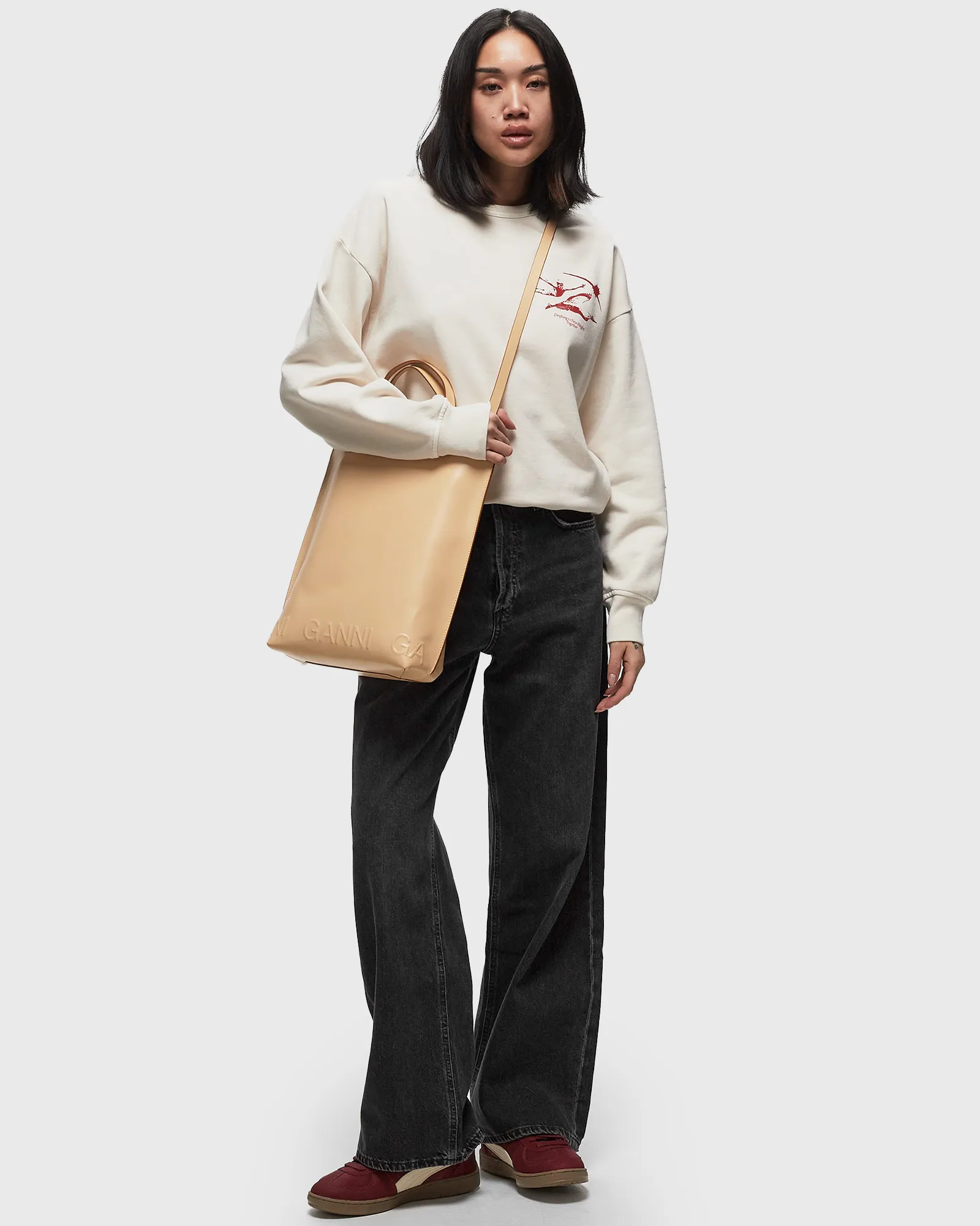 CLOSED PRINTED CREW NECK