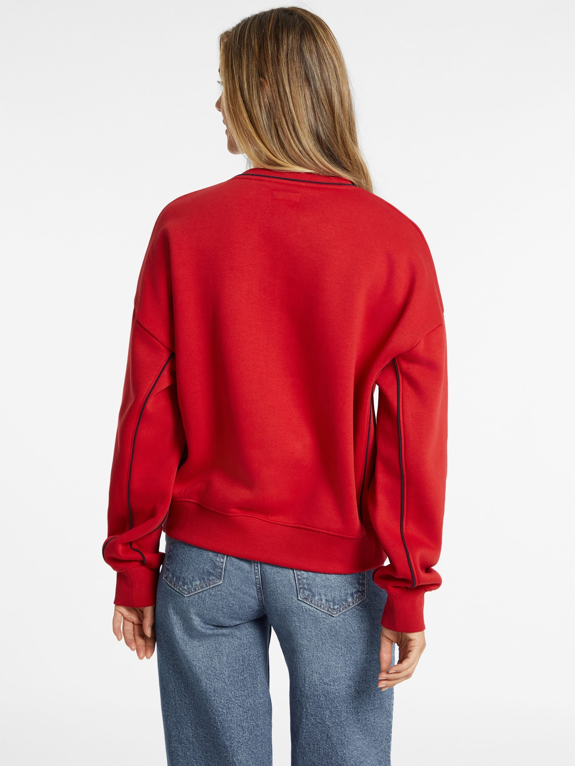Moletom oversized com logo em contraste