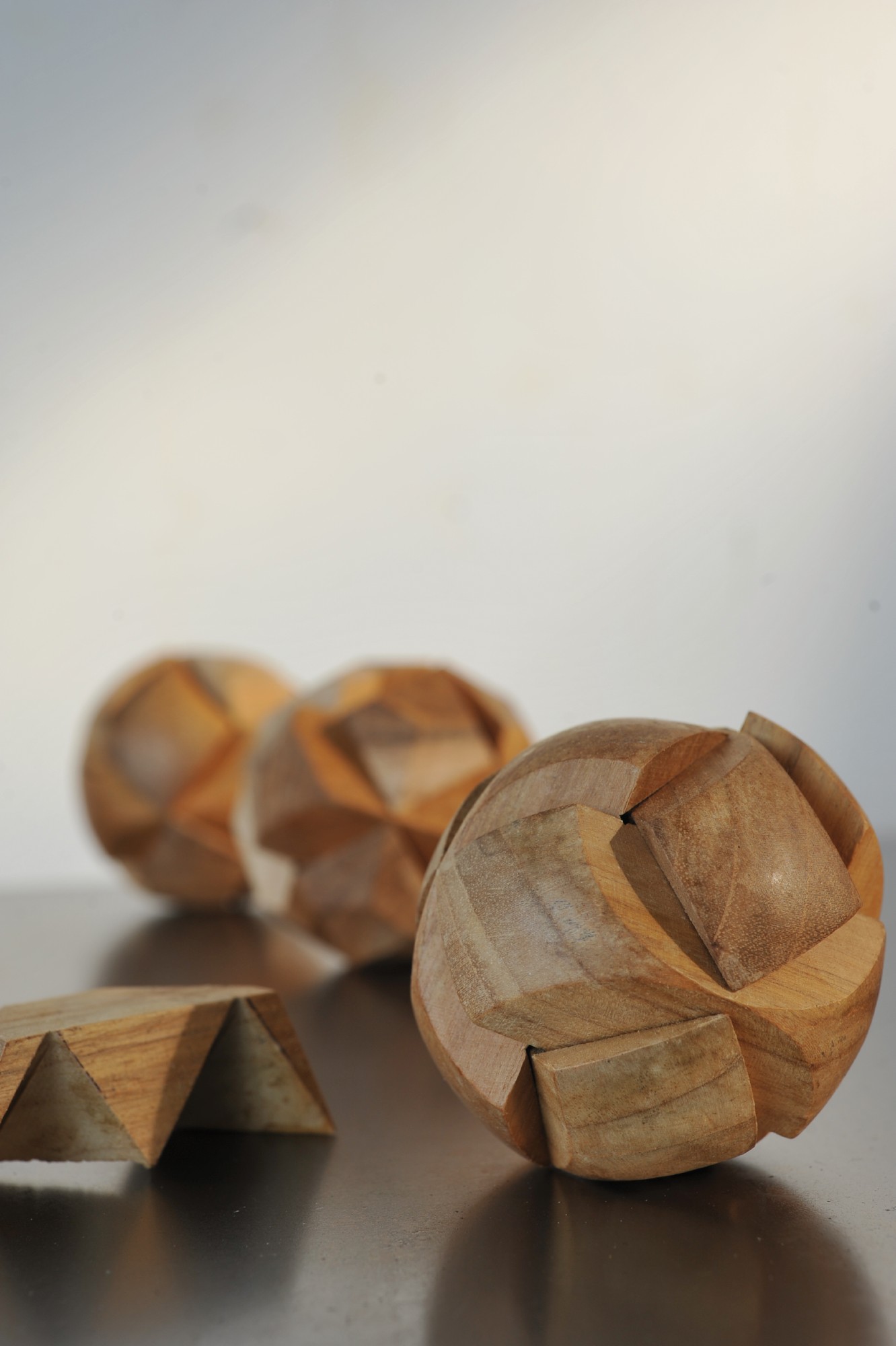 Puzzle 'Ball' aus Holz, braun, Ø 7 cm günstig bestellen
