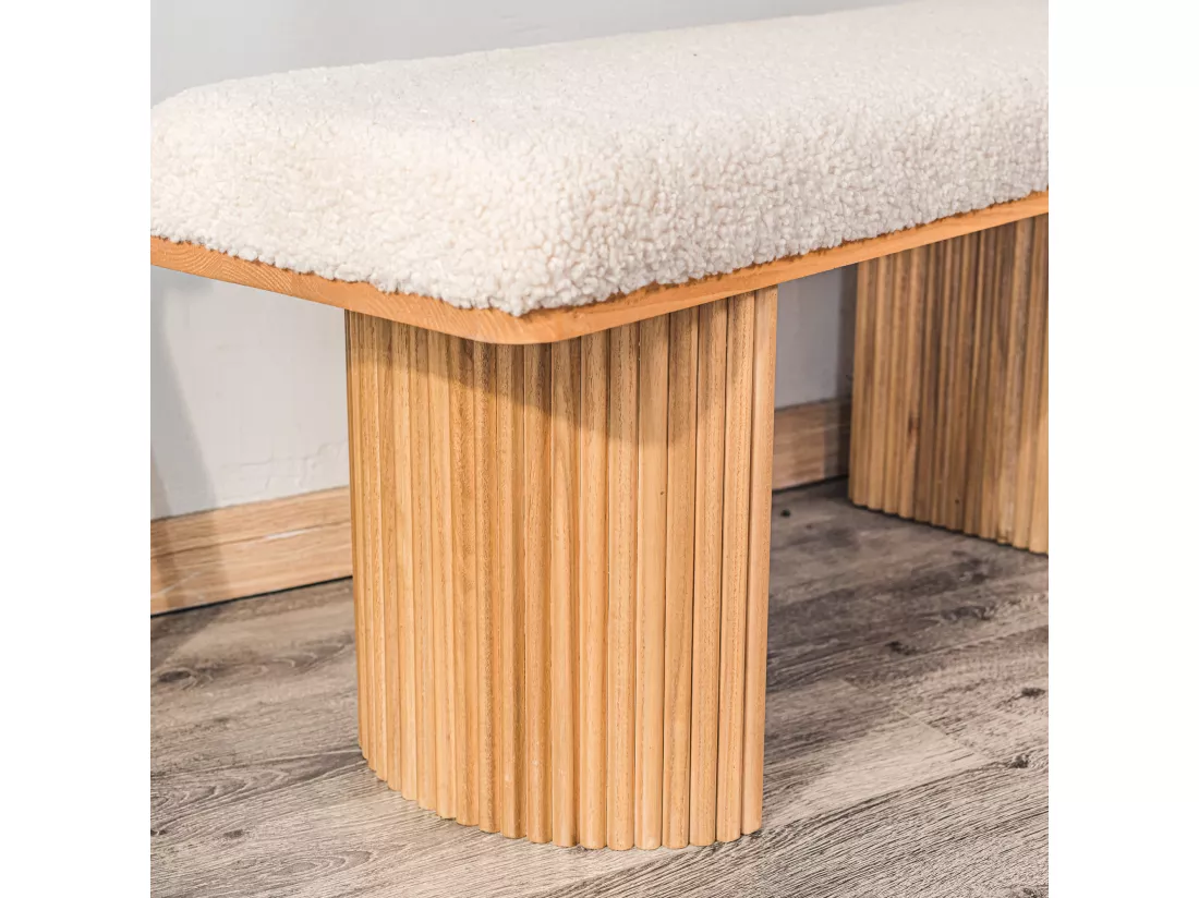 Banc en bois massif et bouclettes blanc