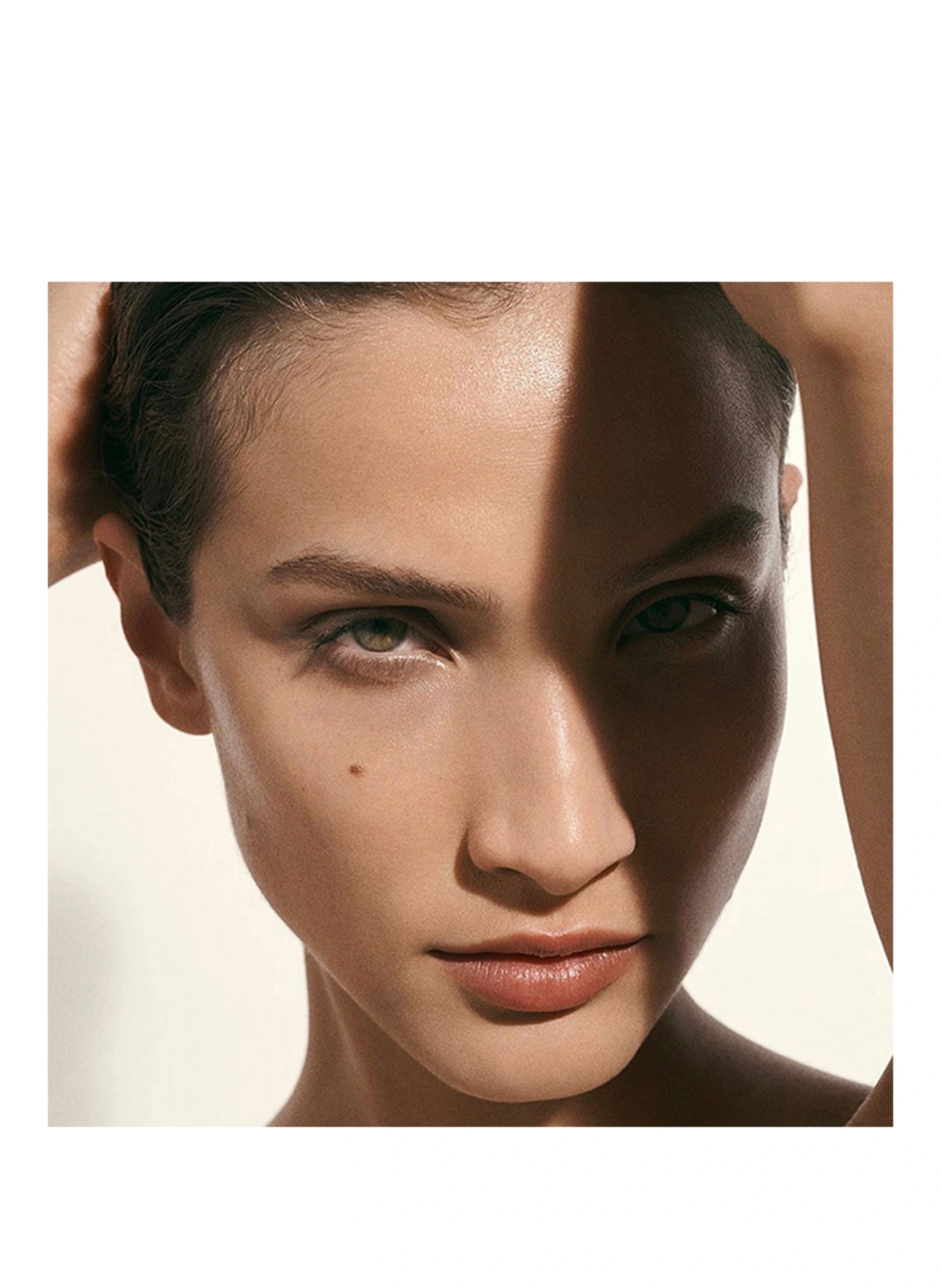 LA MER THE HYDRATING ILLUMINATOR