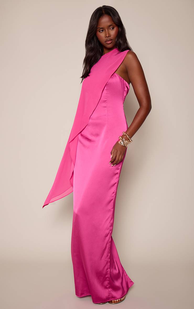 Rose Fuchsia Robe Longue En Satin Avec Cape Superposée En Mousseline