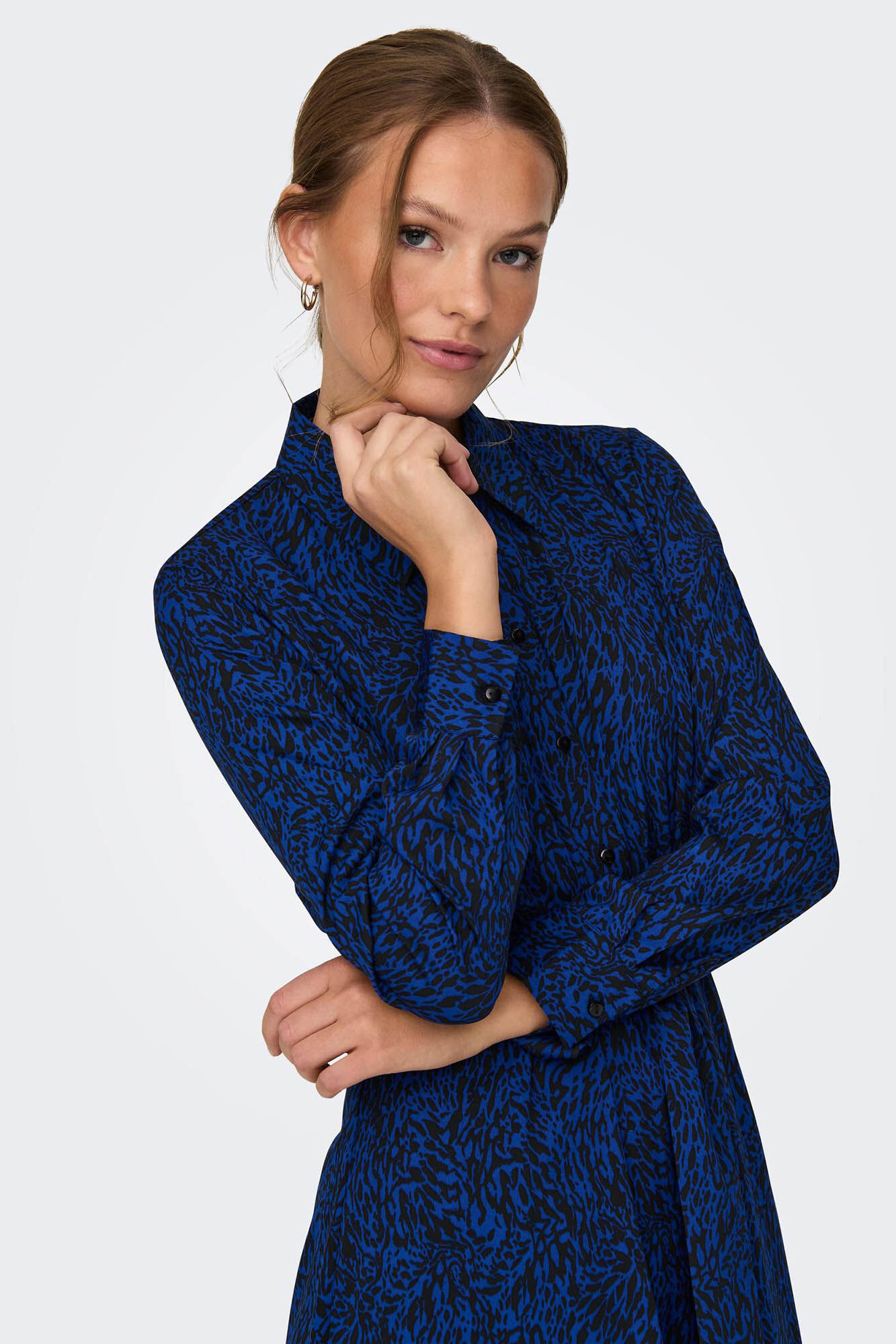 Vestido midi estilo camisa