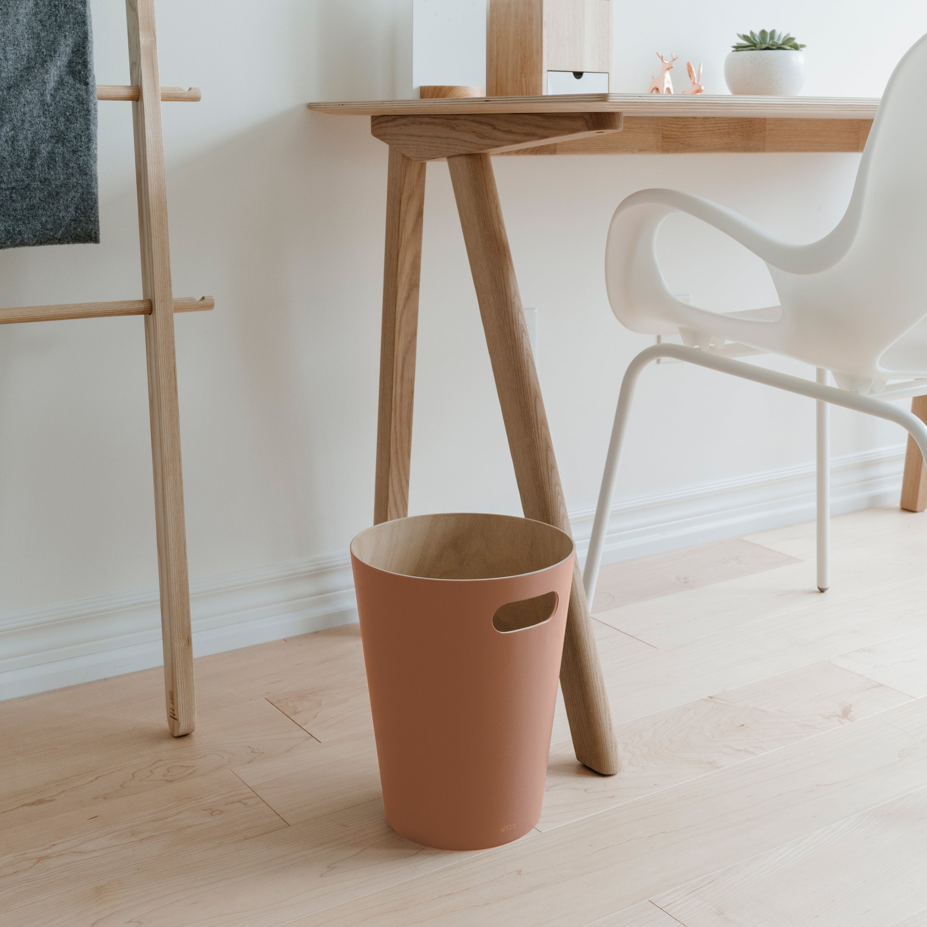 Umbra Woodrow Papierbak 7,5 L - Sierra