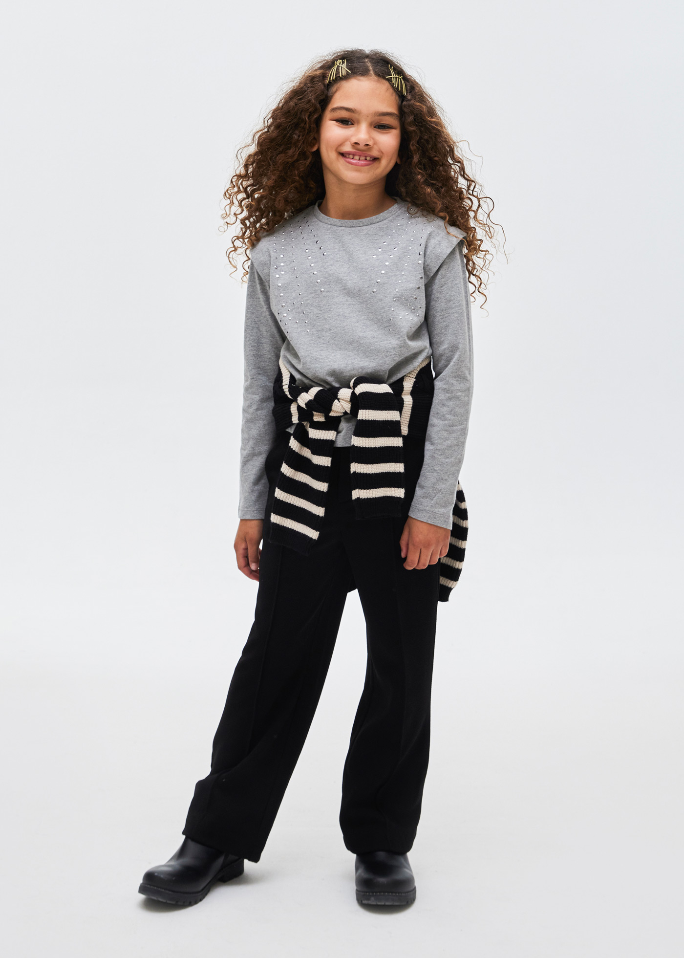 Camiseta feminina Better Cotton com tachas