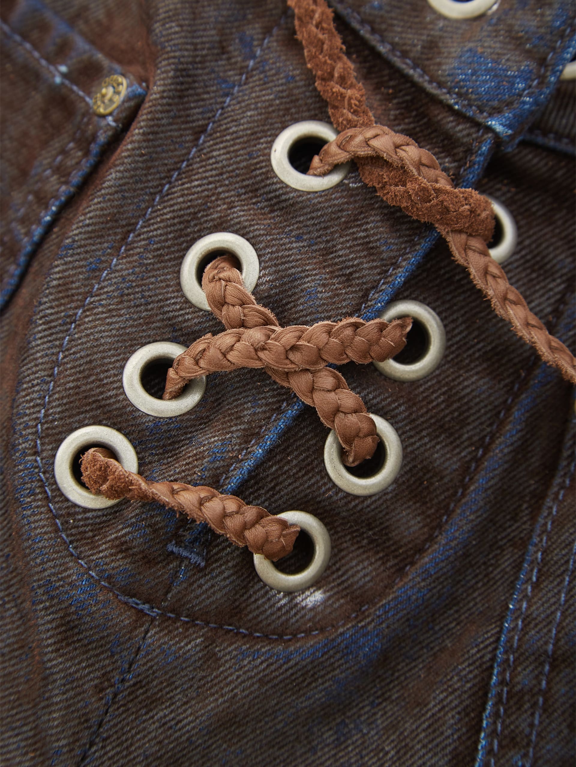 calças jeans retas com cadarço