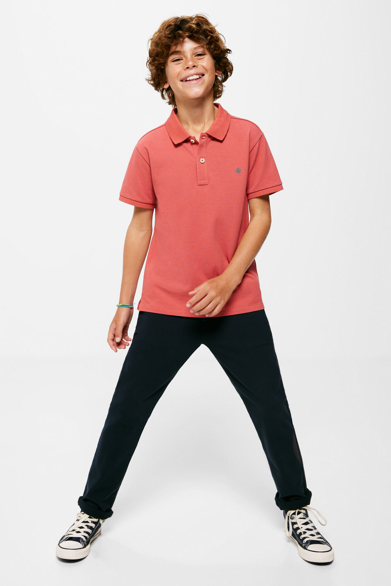 Camisa polo básica com logotipo para meninos