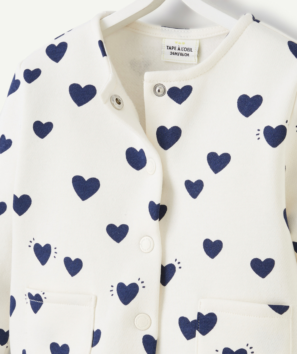 CARDIGAN BÉBÉ FILLE EN FIBRES RECYCLÉES BLANC AVEC IMPRIMÉ COEUR BLEU