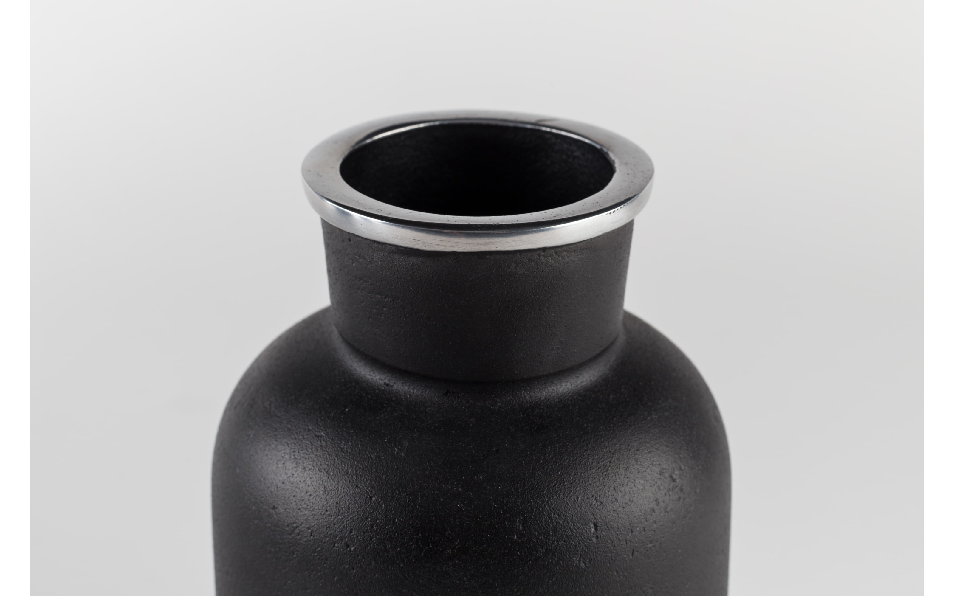 Vase Farma M aus Aluminium in schwarz, 23 cm