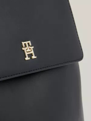 Mochila com placa de monograma TH