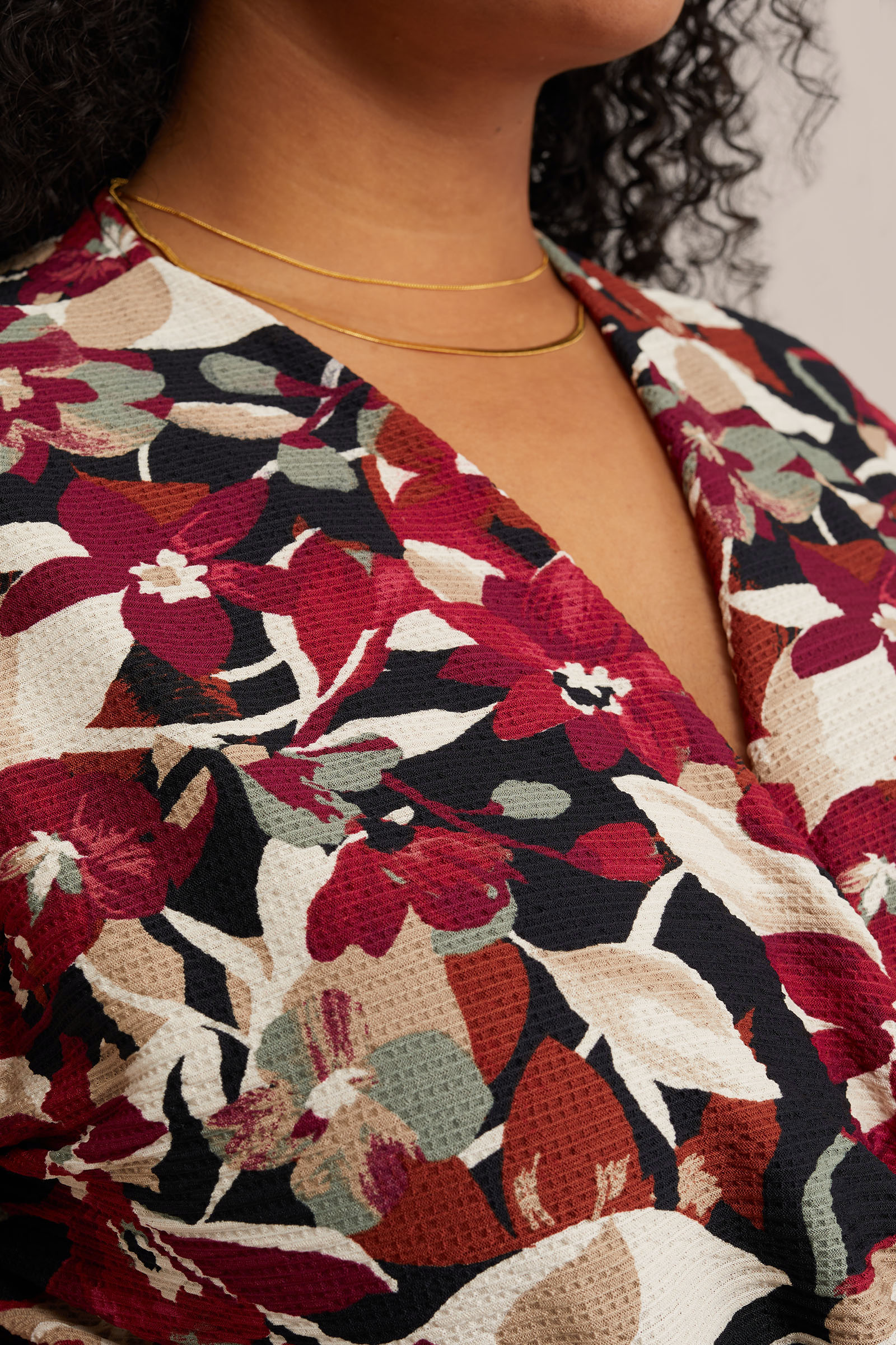 jurk met flatterend knoopdetail - Curve WE Fashion Bordeauxrood