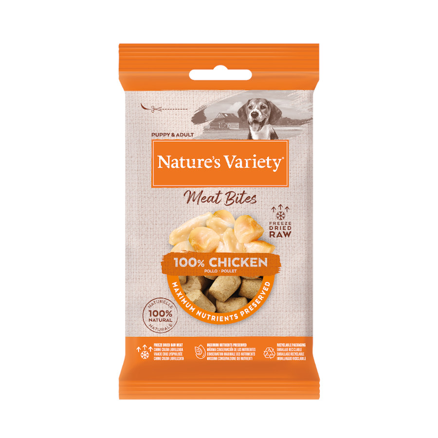 Petiscos de frango liofilizado da Nature's Variety para cães.