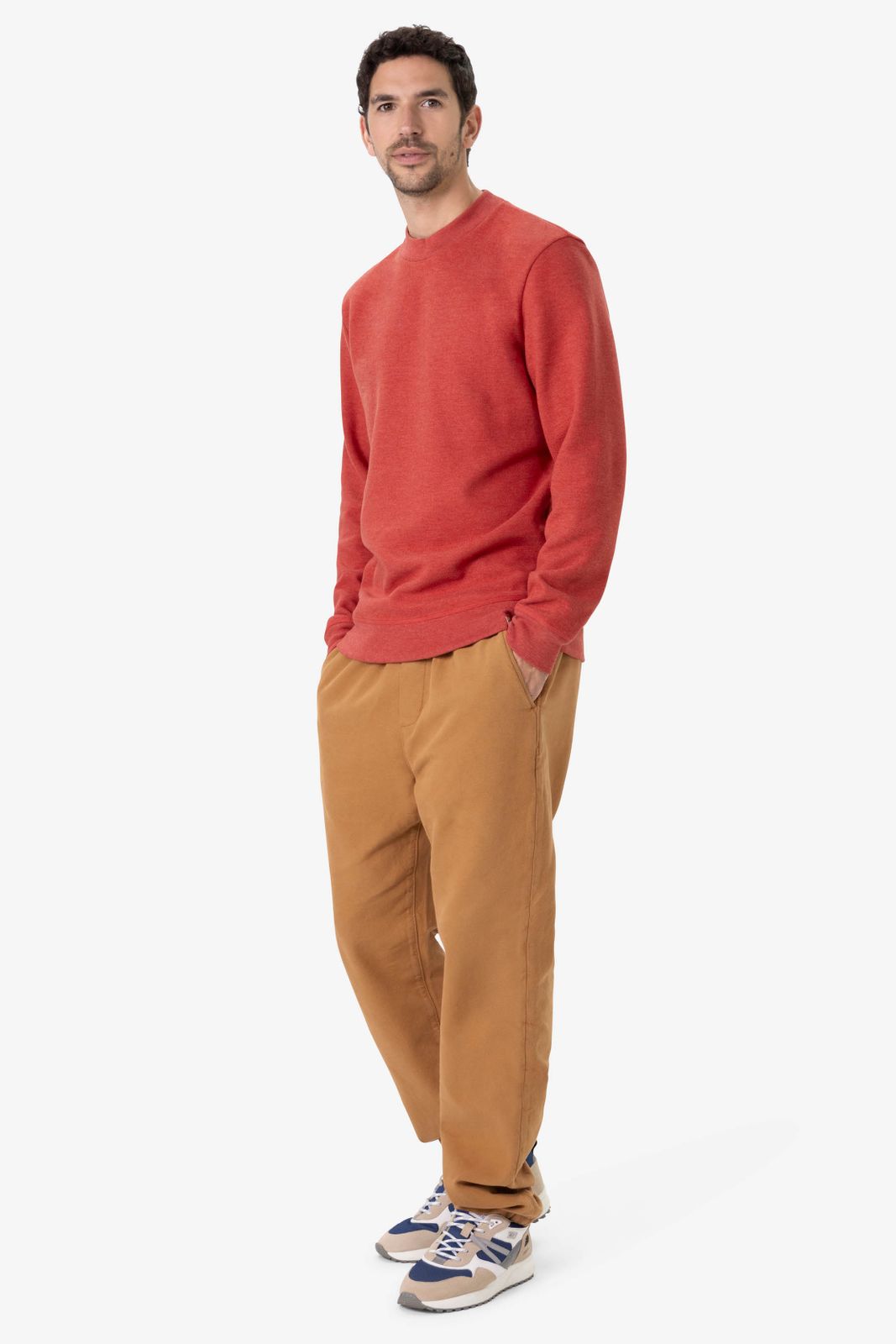 Rode sweater met hoge hals