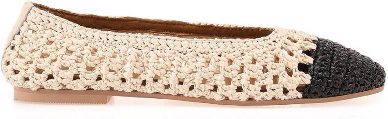 Inuovo Beige Ballerina's voor Stijlvolle Lente en Zomer