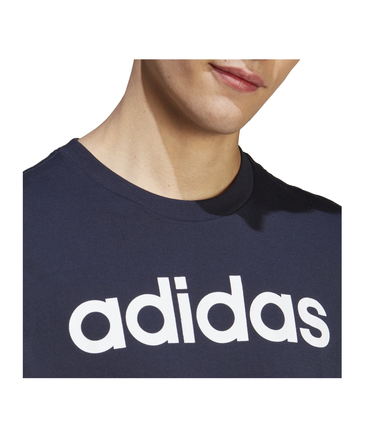 adidas Essentials Embroidered Logo T-Shirt Blau