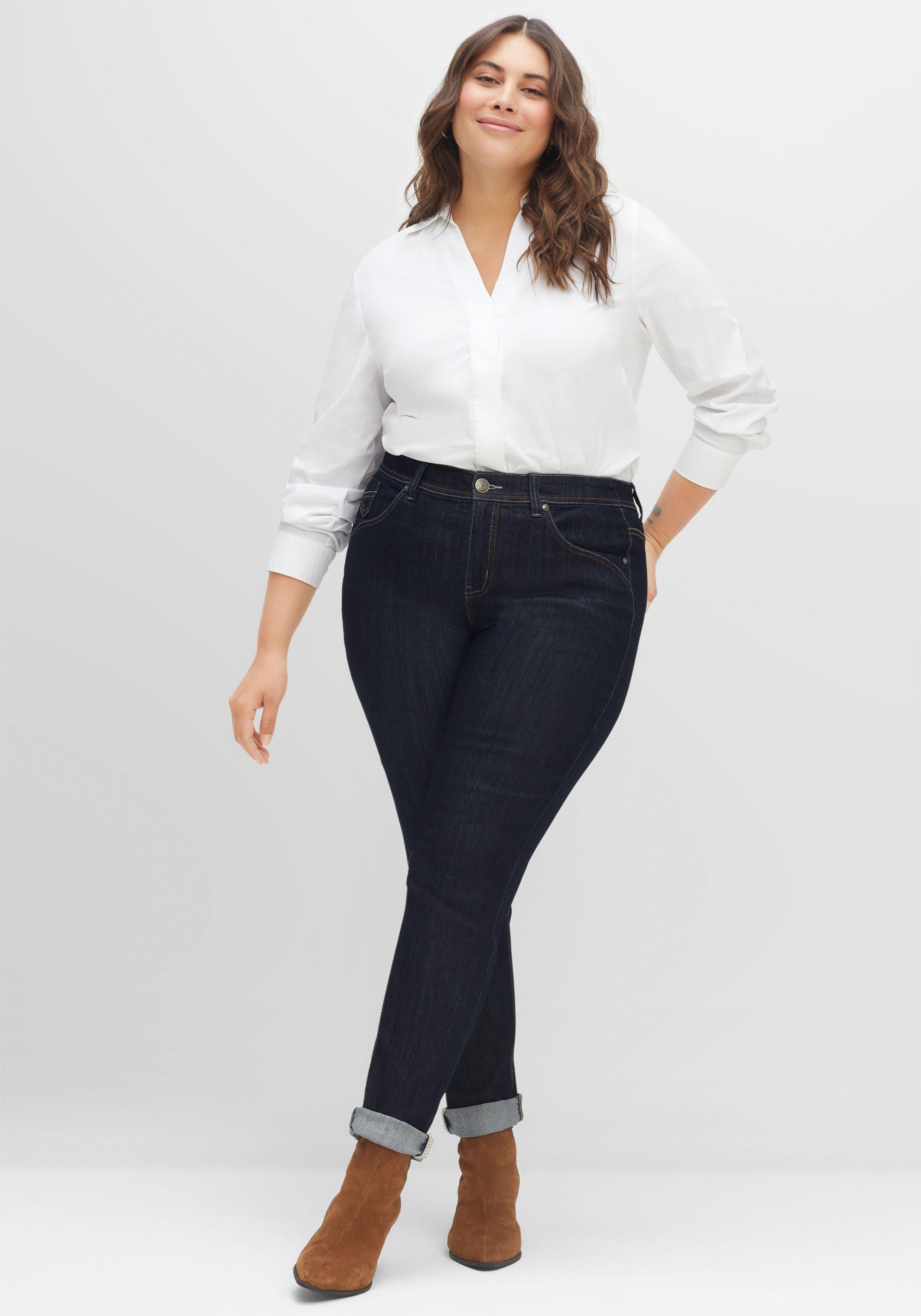 Schmale Jeans mit Kontrastnähten
