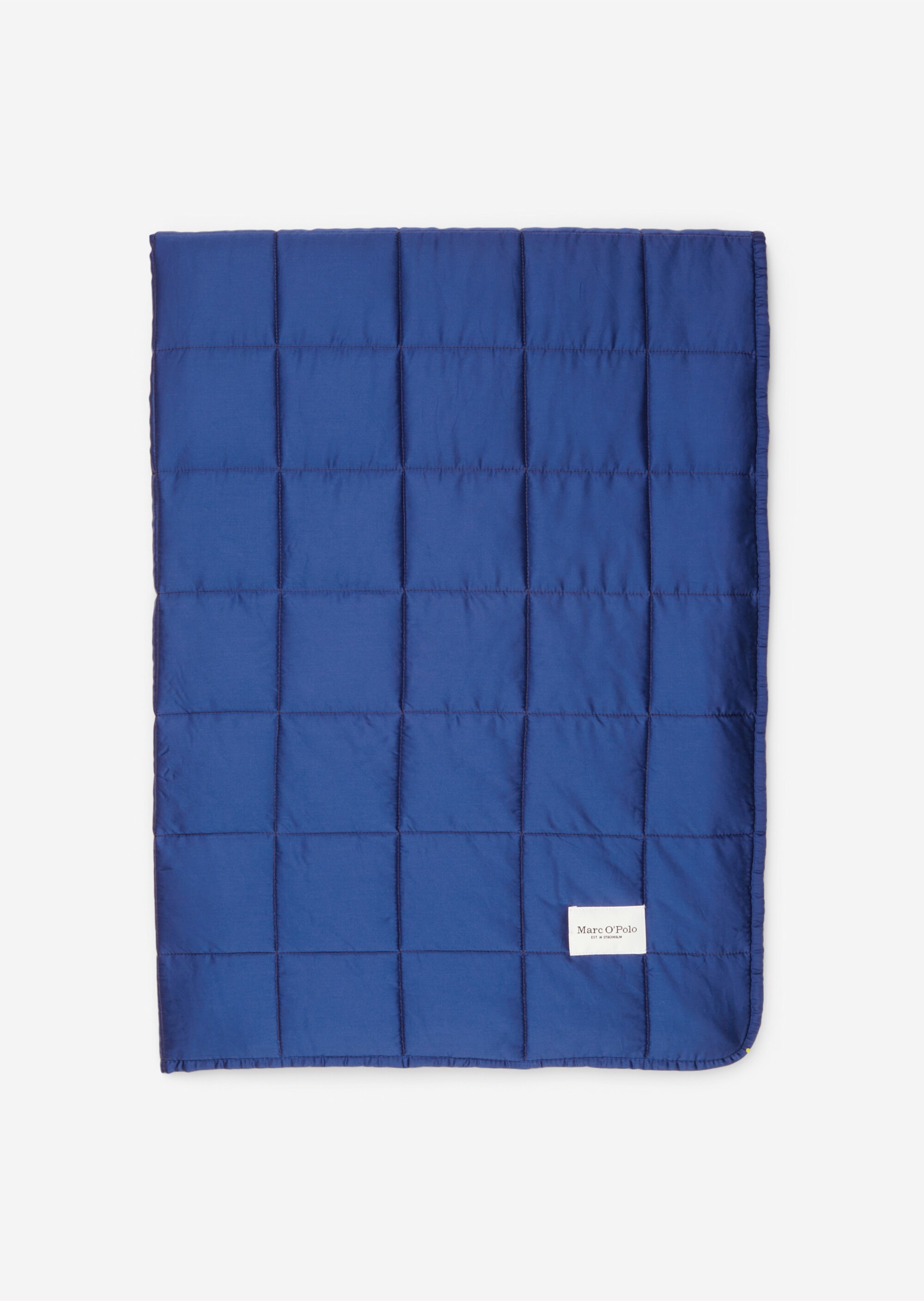 Gestepptes Wende-Plaid Modell KELDA aus TENCEL™ Lyocell