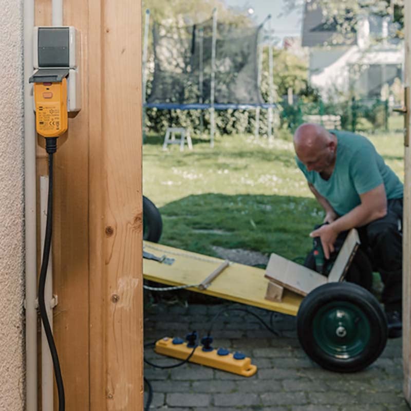 Brennenstuhl Super-Solid 1159900805 stekkerdoos 5-voudig aardlekschakelaar 5m gl/bl