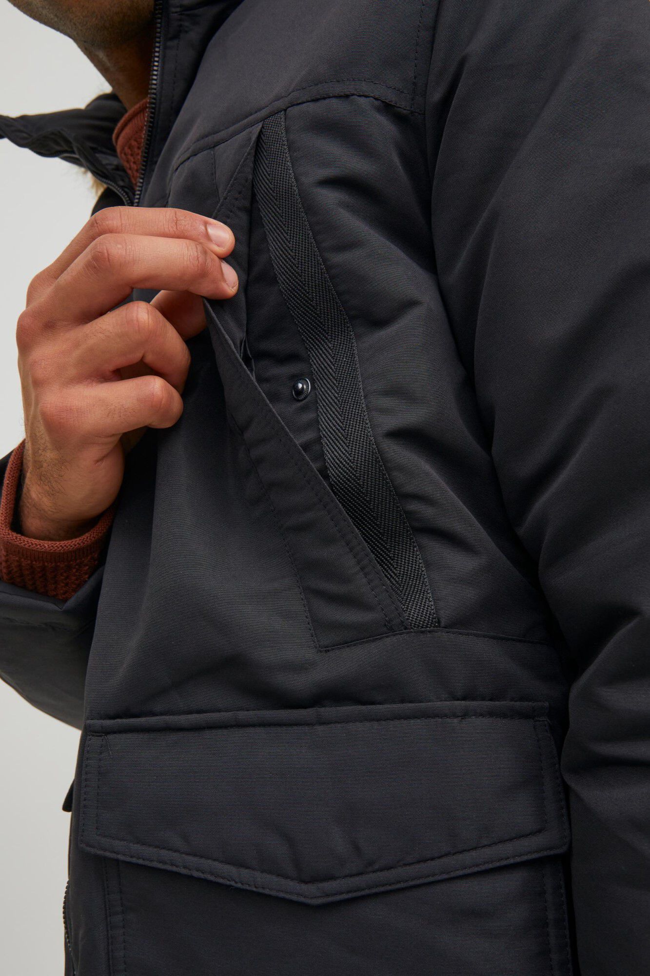 Parka com capuz de pele