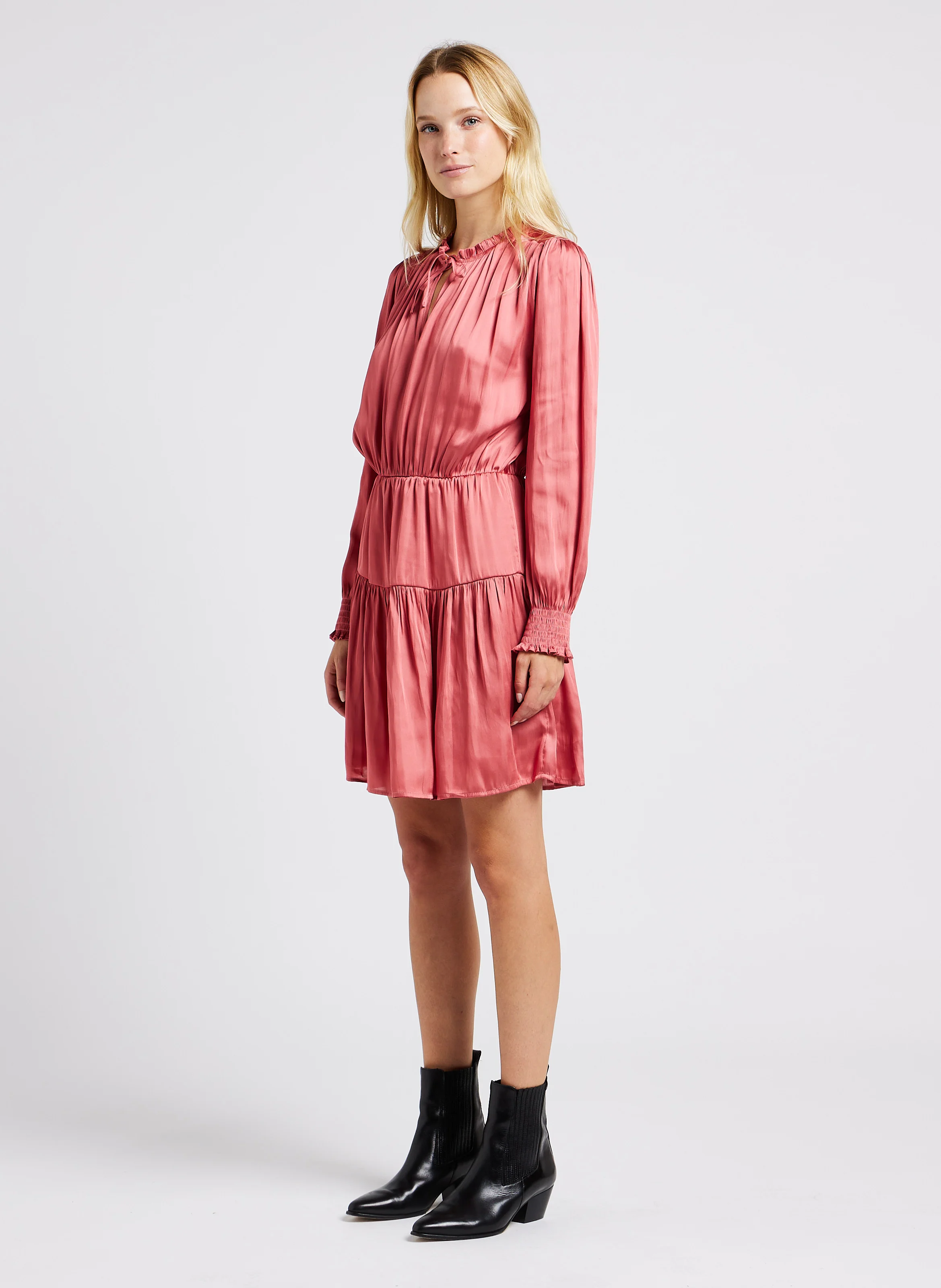 LOURDES - Robe courte droite encolure ronde | Rose