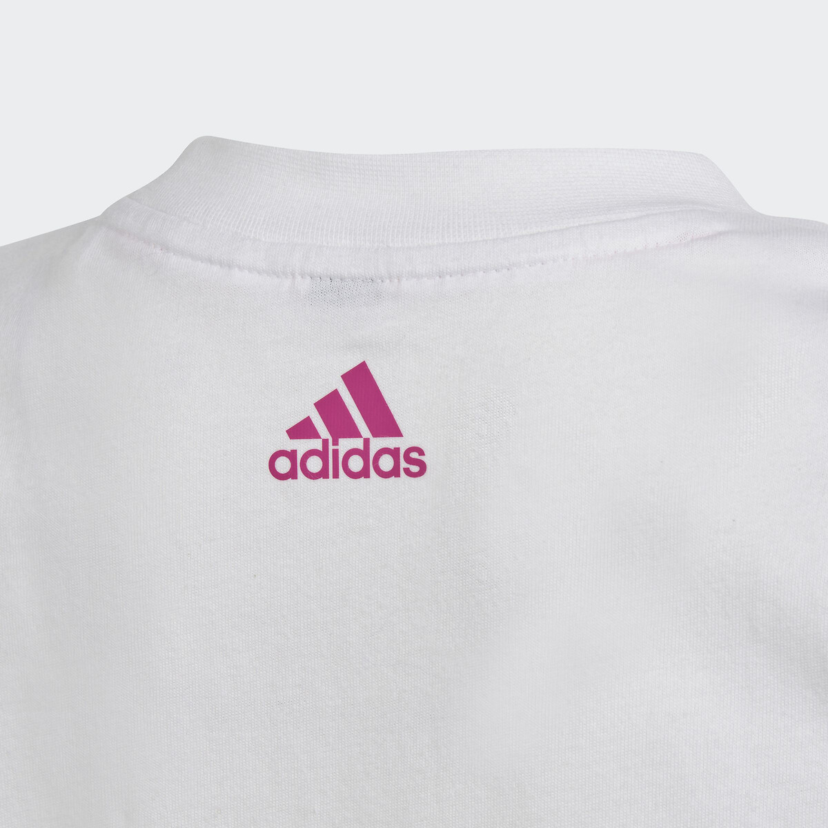 ADIDAS ROUPAS ESPORTIVAS<br>Conjunto camiseta e shorts