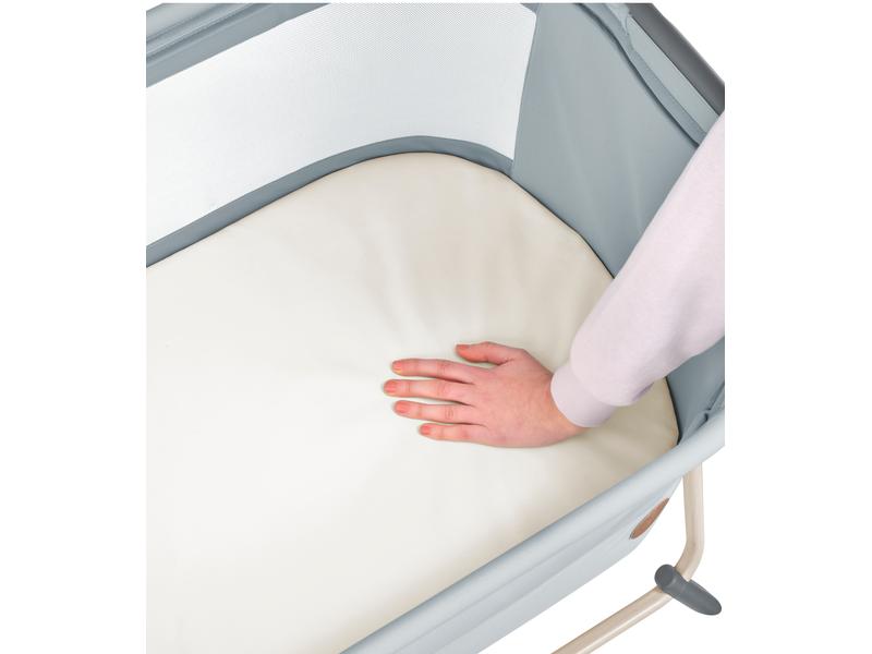 MAXI-COSI Beistellbett Tori Beyond Grey Kompaktes und leichtes Beistellbettchen