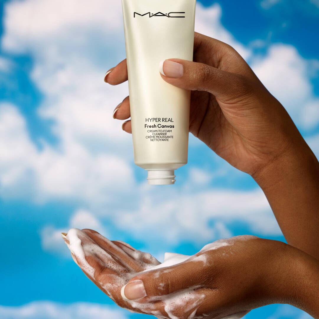 MAC HYPER REAL FRESH CANVAS CREAM-TO-FOAM CLEANSER - 125ml