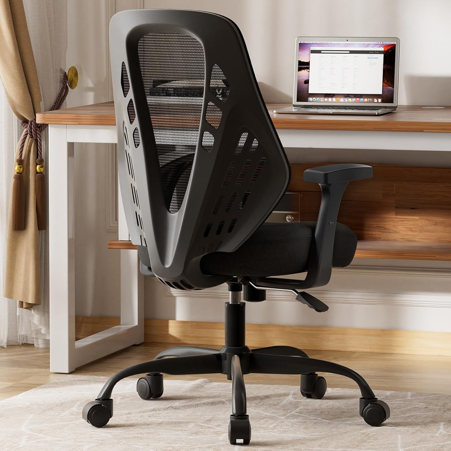 COMHOMA Ergonomischer Bürostuhl Schreibtischstuhl mit Verstellbaren Armlehnen, Gamingstuhl atmungsaktives Mesh, V-förmige Rückenlehne, Wippfunktion, Hochdichter Schaumstoffsitz, Schwarz