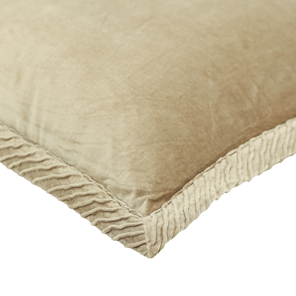 Sierkussen velours Tucked border beige 50x50 cm