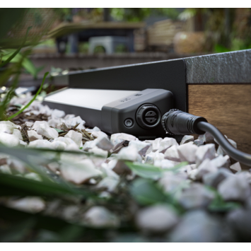 Philips Hue outdoor White en Color Amarant verstraler