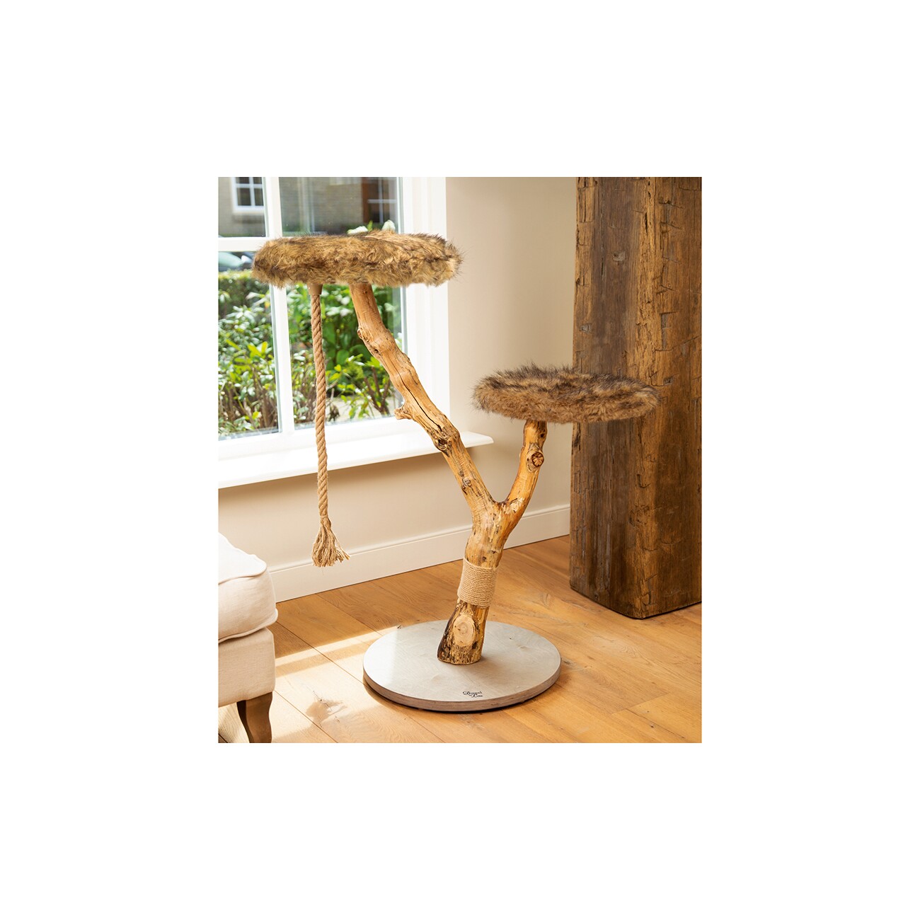 Designed by Lotte DBL Kratzbaum Elora Holz