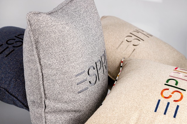 Esprit Kissenhülle »Signature«