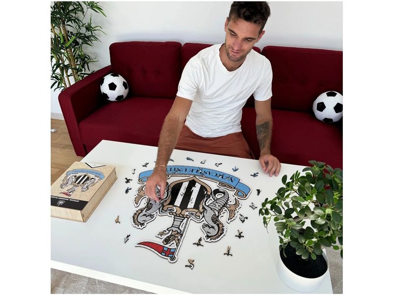 Iconic Puzzle Newcastle United FC – Logo Offiziell lizenziertes Holzpuzzle, Grösse M