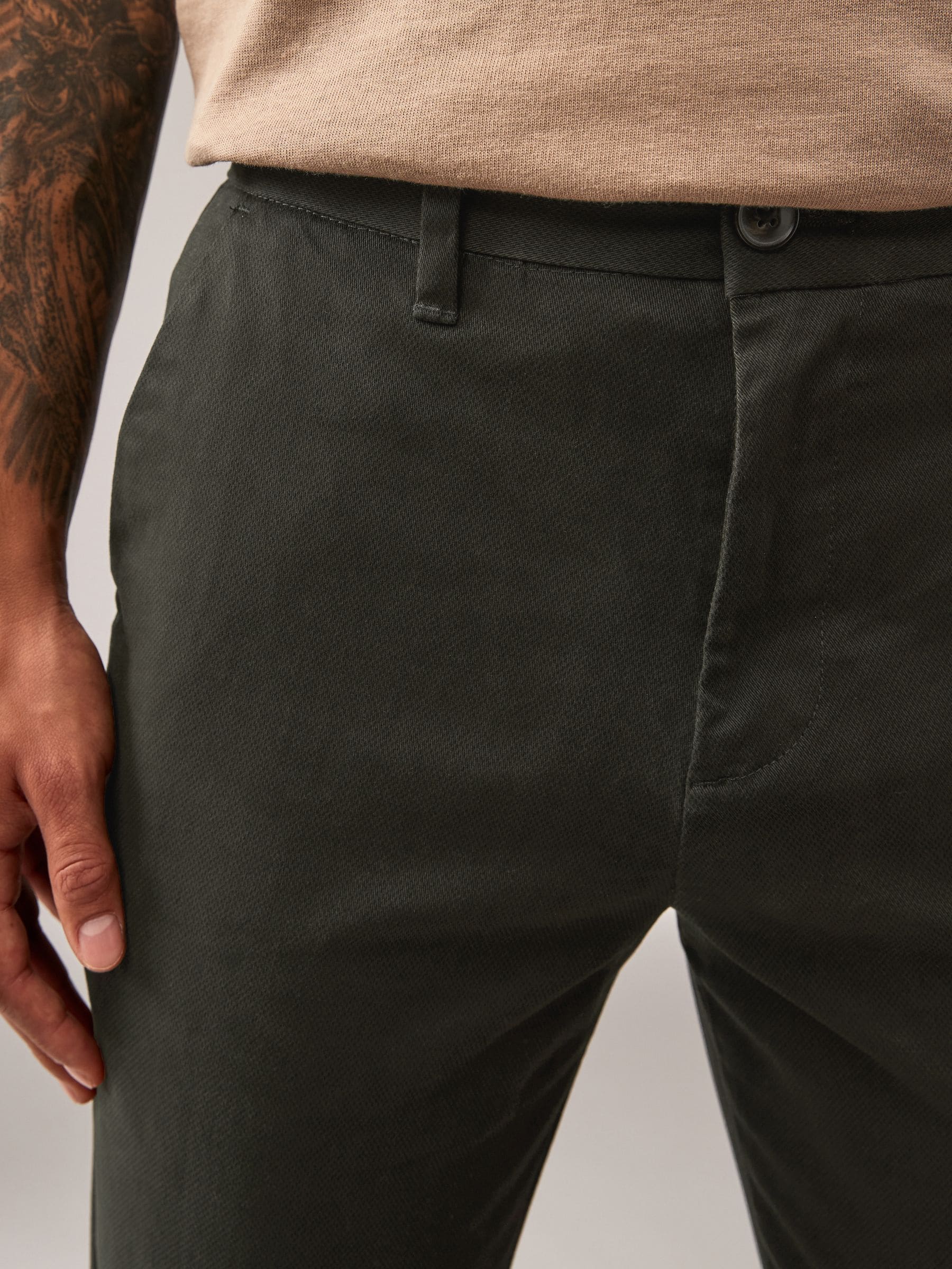 Groen-kaki - Straight fit - Zacht aanvoelende stretch-chino met print