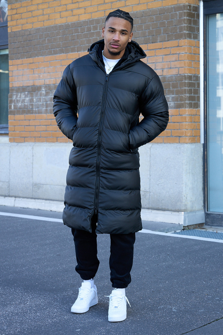 Doudoune longue matelassée noire à capuche