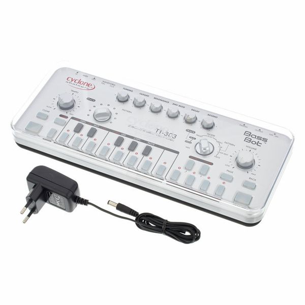 Cyclone Analogic TT-303 Bass Bot V2