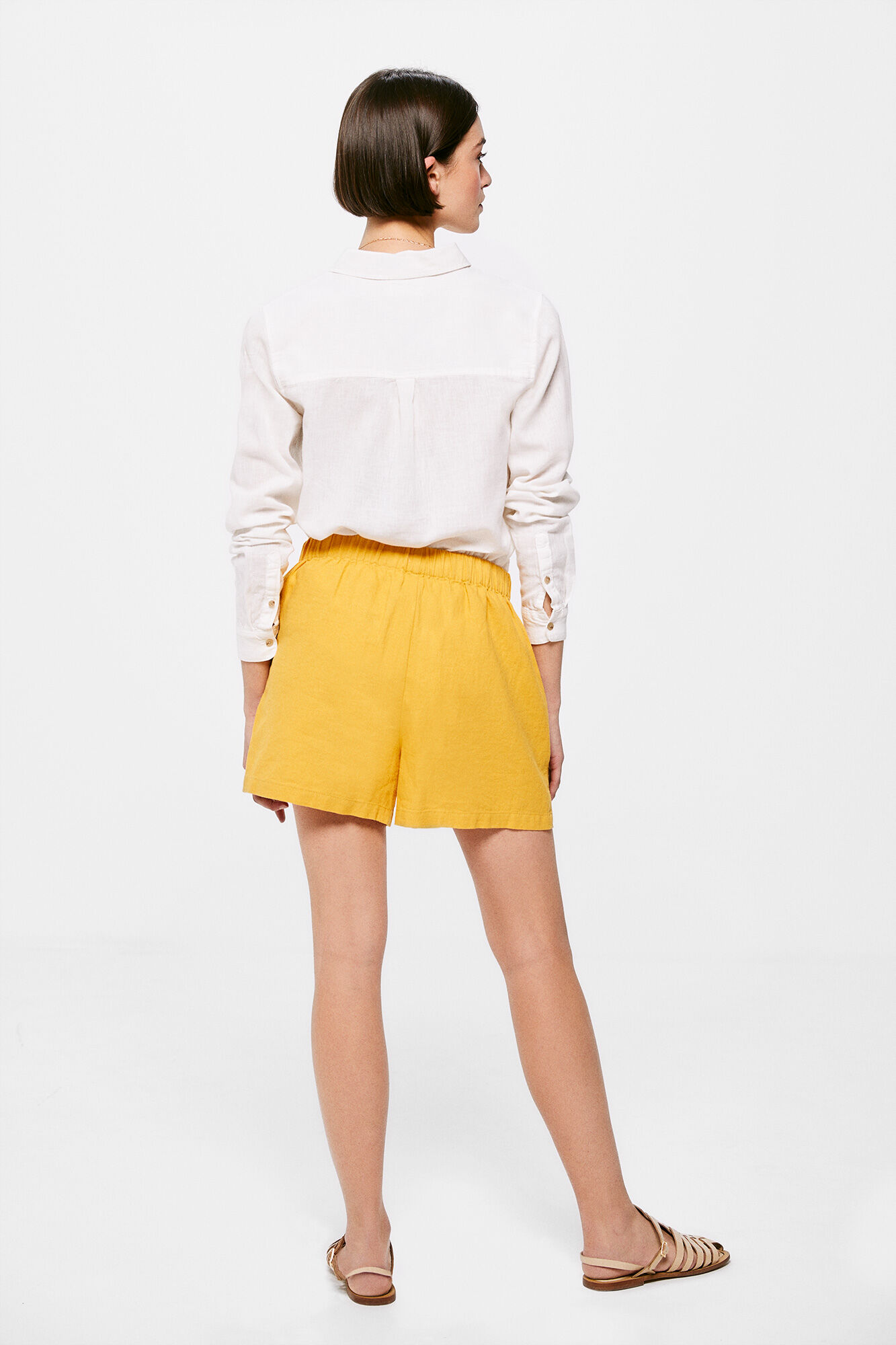 Shorts lisos de linho e viscose - Estampa amarela