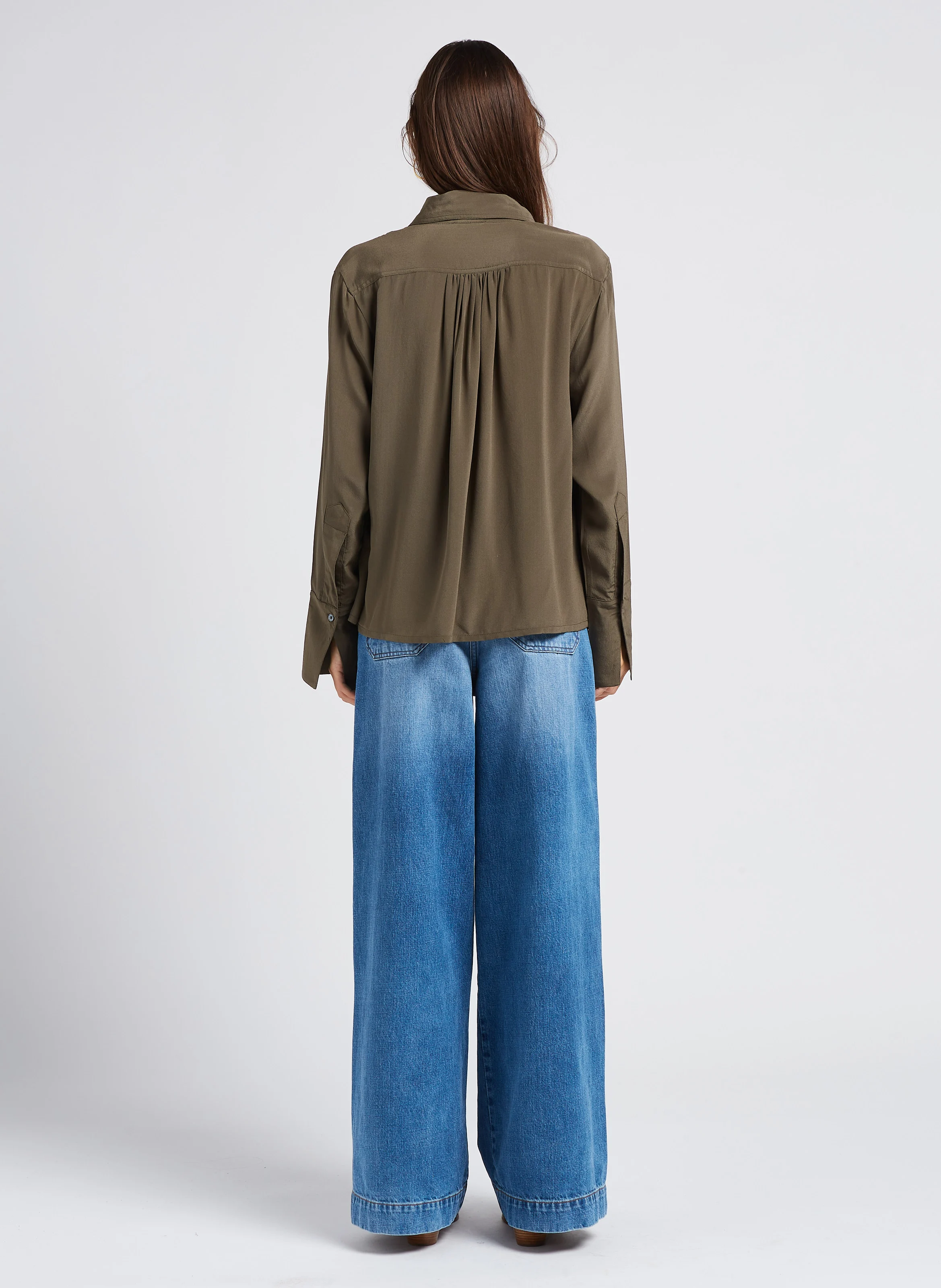 HALLI - Chemise col classique en soie| Kaki