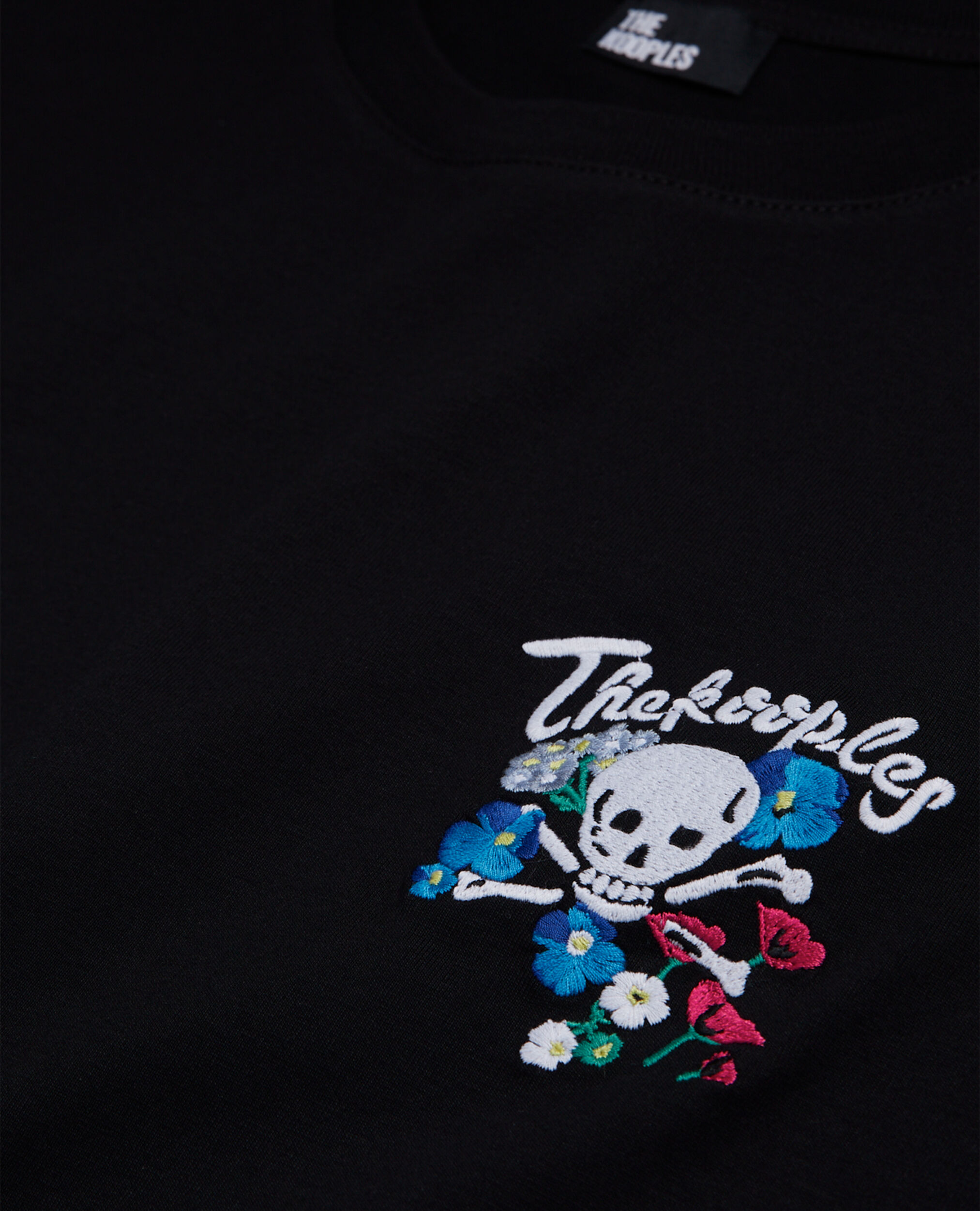 T-shirt noir avec broderie